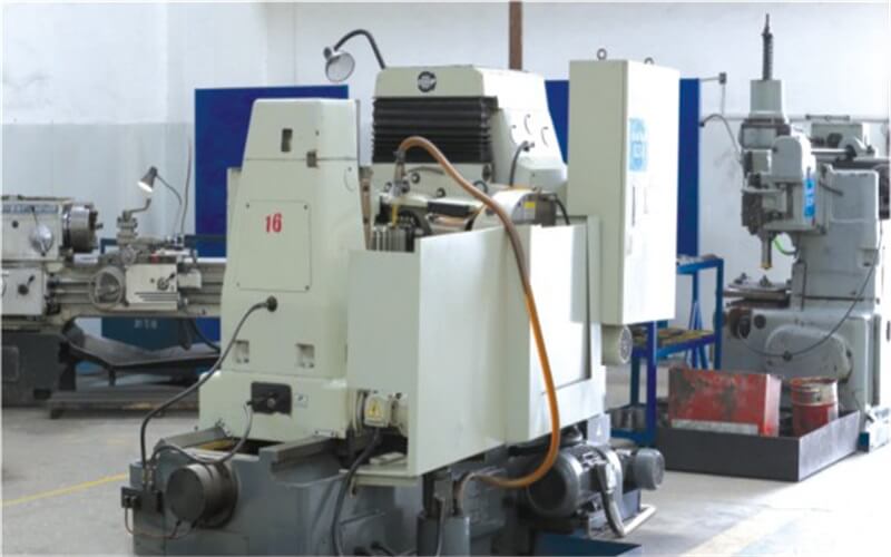 Y3180HM CNC gear hobbing machine Y3180HM CNC gear hobbing machine