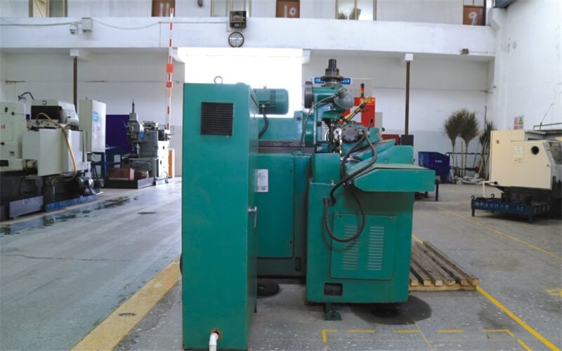 YB6212YC universal spline shaft milling machine YB6212YC universal spline shaft milling machine